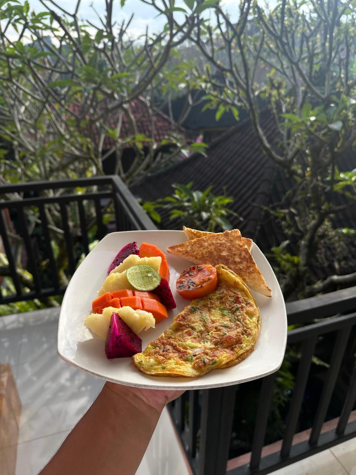Naeera Guest House ウブド エクステリア 写真